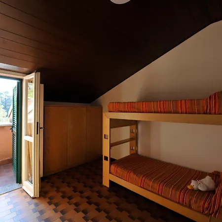 Fiumelatte Sleeps 5 *