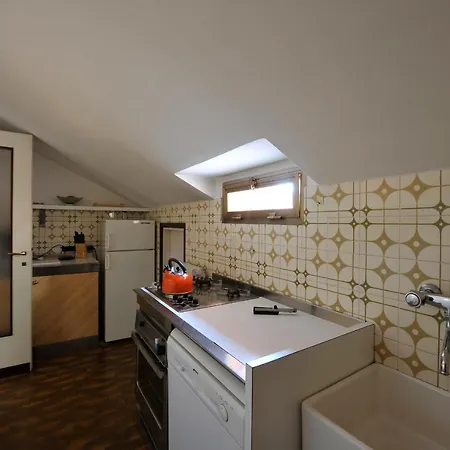 Fiumelatte Sleeps 5 Appartement